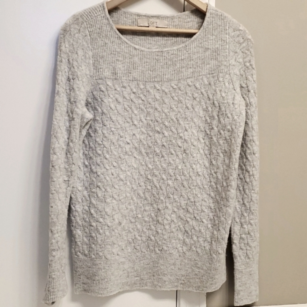 LOFT size Small women's sweater scoop neck cable